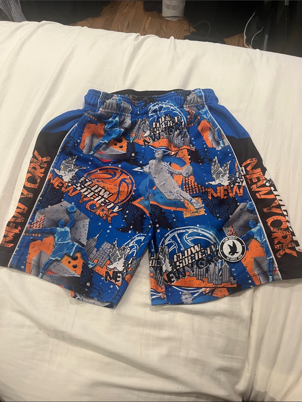 Flow society New York basketball (Knicks) shorts size youth medium